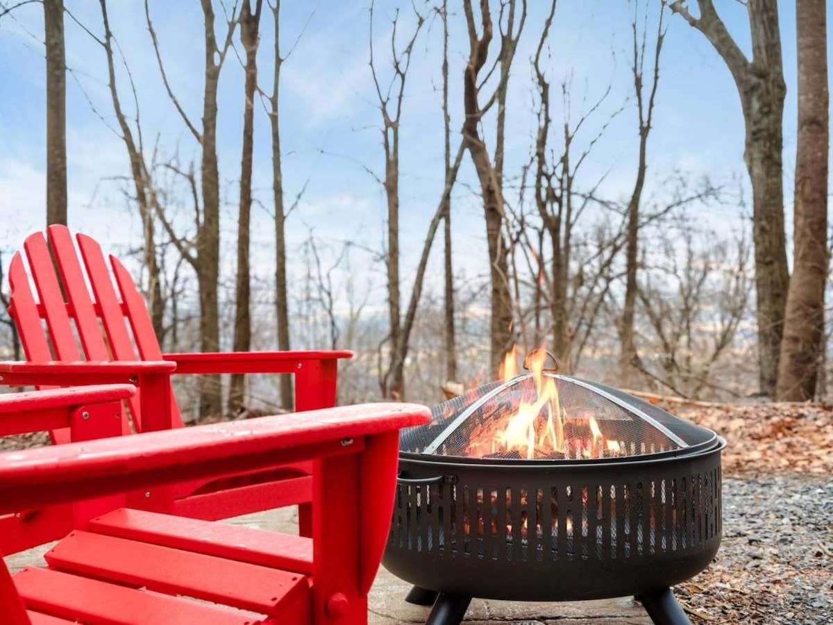 Modern Mountain Cottage W Hot Tub, Fire Pit, Wifi Inwood 外观 照片