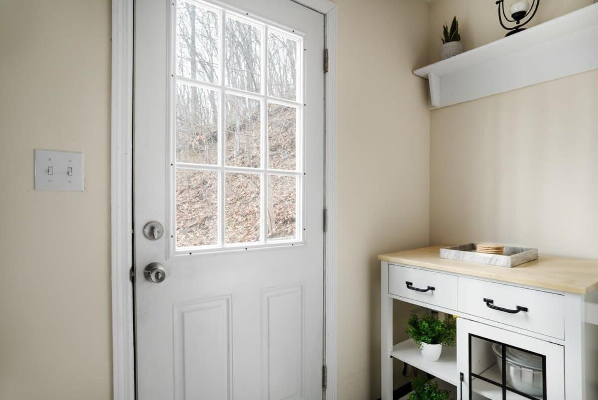 Modern Mountain Cottage W Hot Tub, Fire Pit, Wifi Inwood 外观 照片