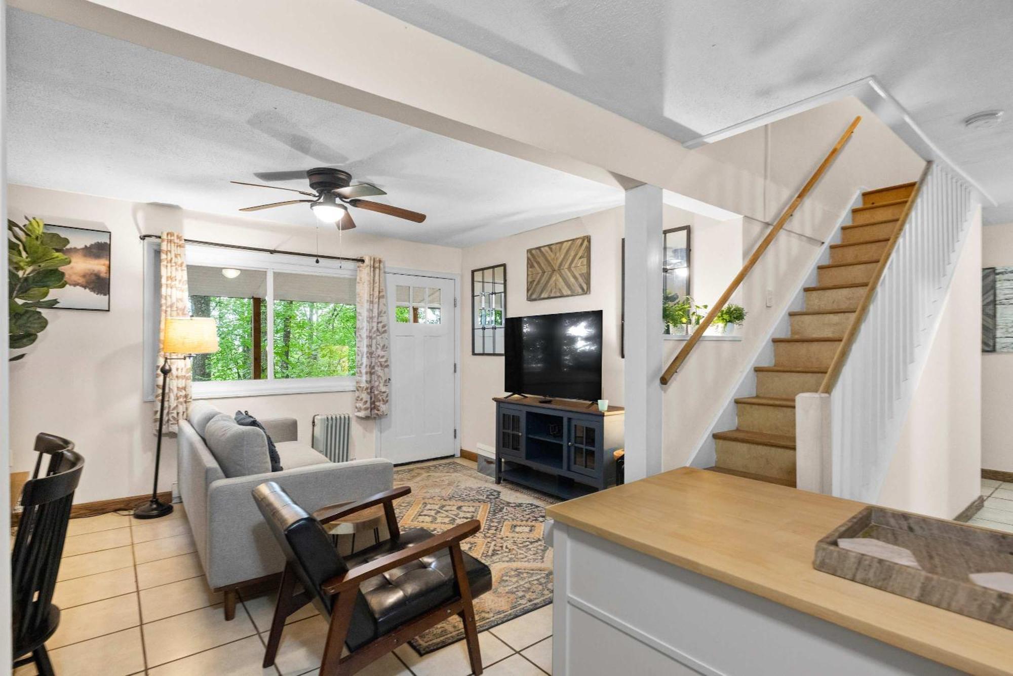 Modern Mountain Cottage W Hot Tub, Fire Pit, Wifi Inwood 外观 照片